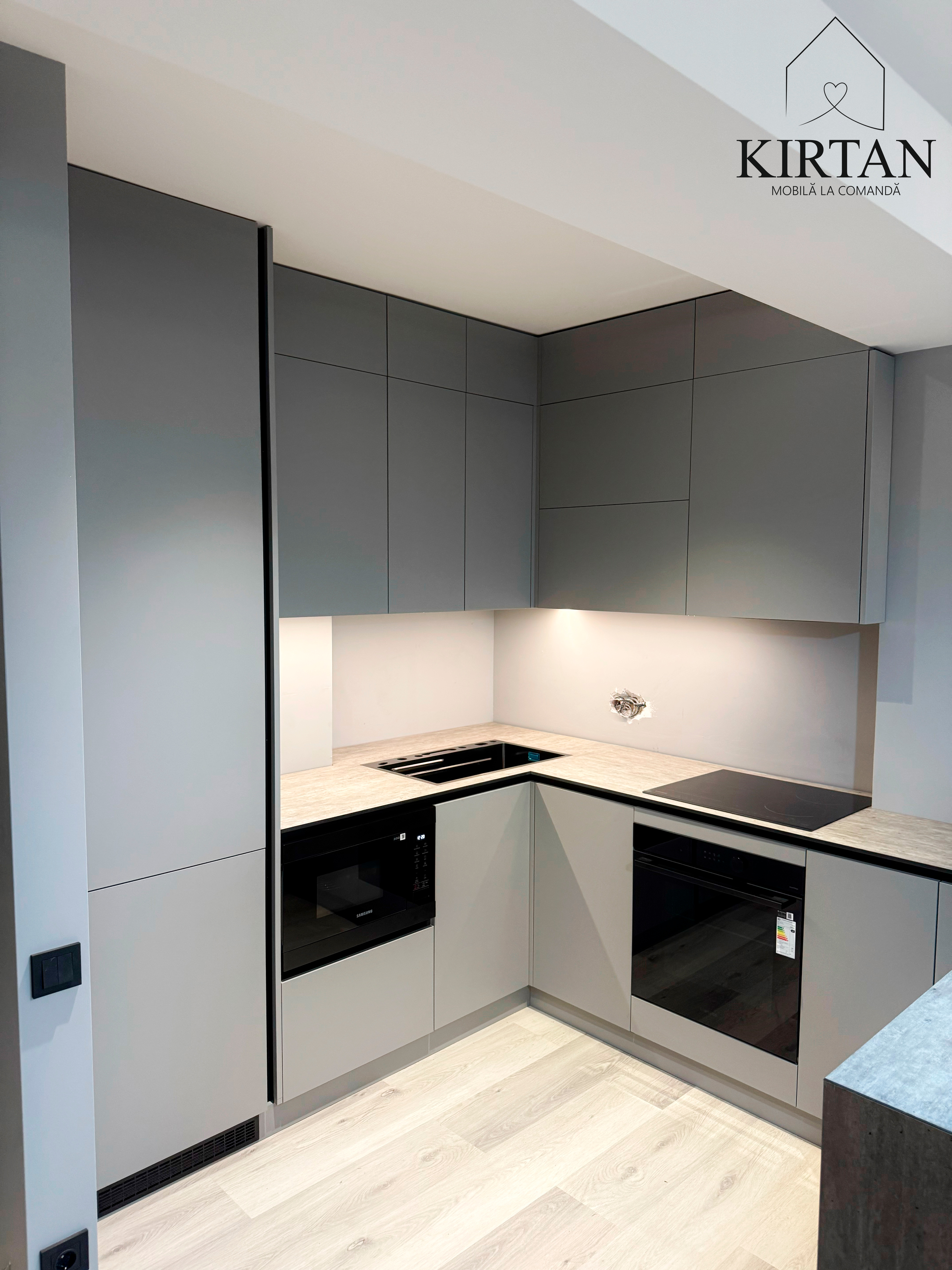 KirTan interior